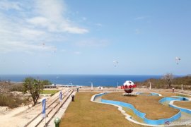 Sensasi paralayang membangun kemandirian desa