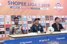 Sepak bola, pelatih Tira Persikabo minta suporter lebih tertib