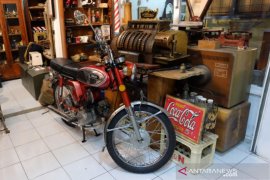 Pasar antik Cikapundung wisata belanja barang vintage murah dan berkualitas