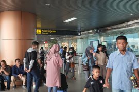 15 penerbangan di Bandara Supadio Pontianak terganggu  asap
