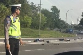 Kecelakaan, tiga meninggal akibat mobil APV terguling di Tol Jagorawi