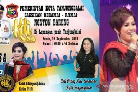 Warga Tanjungbalai diajak nonton bareng dan dukung Anisa KDI