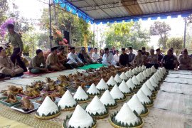 Desa Purwobinangun mengembangkan wisata religi Makam Syeh Jumadil Kubra