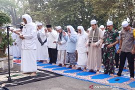 HST Police names a grandpa a land burning suspect