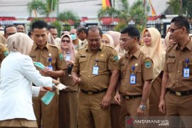 IAI Pasaman peduli kabut asap, 5.000 masker dibagikan