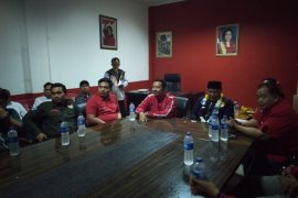 Delapan orang daftar bakal calon bupati ke PDIP Karawang