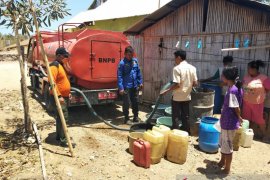 Pemkab Gorontalo terus salurkan bantuan air bersih ke warga