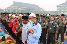 SHOLAT ISTISQA MINTA HUJAN DI KUBU RAYA Page 1 Small