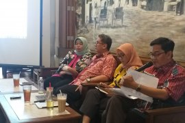 Ekonom justru khawatirkan revisi UU KPK yang hambat investasi