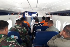 Pencarian pesawat hilang kontak dihentikan sementara karena kabut tebal