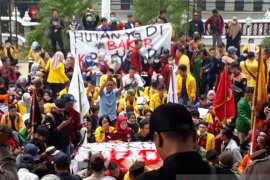 Unjuk rasa mahasiswa "save KPK"