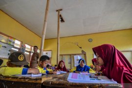 Sekolah rusak di Tasikmalaya