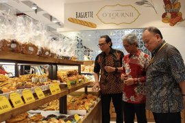 HERO Supermarket melakukan transformasi bisnis hadapi persaingan