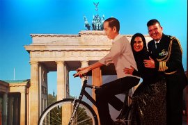 Replika Jokowi mengayuh sepeda hadir di Berlin