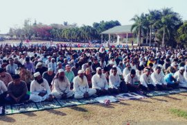 2.000 warga Bangka Barat gelar Shalat Istisqa