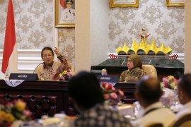 Ini Catatan 100 Hari Kerja Arinal Djunaidi-Chusnunia Chalim