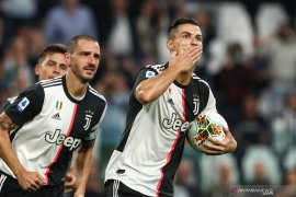 Liga Italia, Penalti Ronaldo antar Juve kalahkan Verona