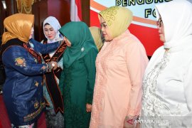 Hj. Isnaniah Achmad Fikry dikukuhkan sebagai Bunda PAUD HSS