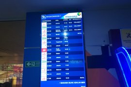 Empat maskapai alihkan penerbangan akibat asap pekat Pekanbaru