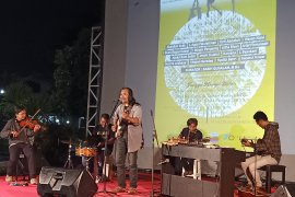 Ary Juliyant dan "Overhang" di Napak Tilas Perupa