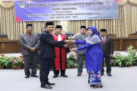 Hj Mery Rukaini resmi menjabat Ketua DPRD