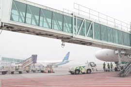 Penerbangan di Bandara Kualanamu terganggu akibat asap