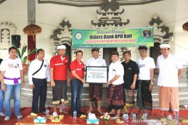 Klungkung menerima CSR Bank BPD Bali untuk perbaiki pura terbakar