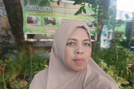 Fatmawati yang selalu bergelut dengan bank sampah