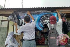 Ruandu masih temukan ada iklan rokok di Padang, menggunakan spanduk konser musik