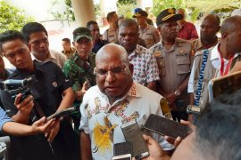 Gubernur Papua ancam hentikan pemberian beasiswa mahasiswa  eksodus
