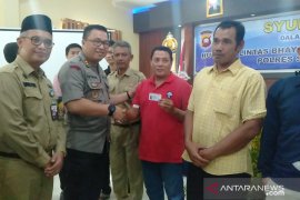 Polres Singkawang luncurkan kartu Smart SIM