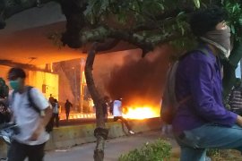 Demonstrasi mahasiswa bentrok dengan polisi di Tol Slipi, ini kesaksian korban