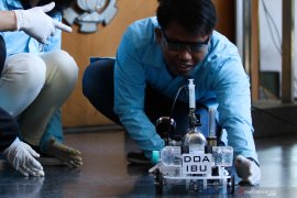 Prototipe mobil berbahan bakar reaksi kimia