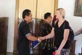 Belajar bahasa Indonesia, enam guru asal Australia pilih di Jepara