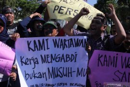 Aksi jurnalis tolak kekerasan