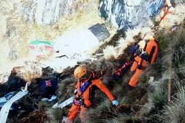 Jenazah korban kecelakaan pesawat Twin Otter dievakuasi ke RSUD Mimika