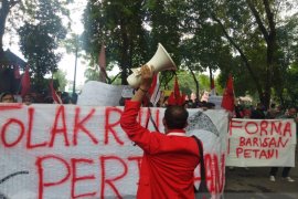 Tolak RUU Pertanahan, GMNI unjuk rasa di DPRD Sumut