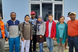 Tim krisis center layani kesehatan korban demo di Wamena