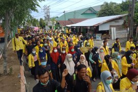 Ribuan mahasiswa mulai bergerak ke Kantor DPRK Aceh Barat