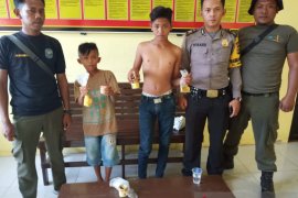 Polsek Sungaiselan tangkap empat pecandu lem aibon