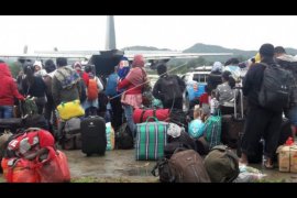 Warga meninggalkan Wamena