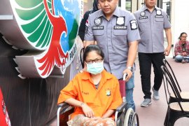 Polisi temukan cangklong bekas sabu saat menangkap putri Sri Bintang