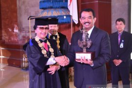 Bupati Badung raih Udayana Award 2019