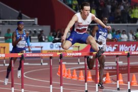 Warholm raih emas lari gawang 400m putra