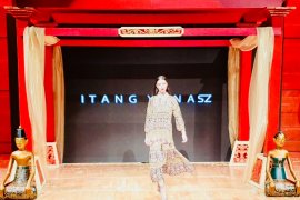 Desainer Itang Yunasz pameran di Makedonia Utara