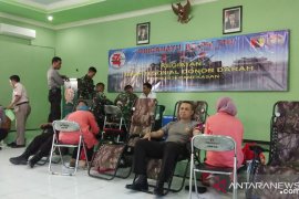 Kodim Pamekasan gelar donor darah sambut HUT TNI