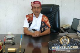 Pelantikan pimpinan DPRD NTT terganjal SK Mendagri