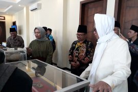 100-an pusaka dan kitab kuno dipamerkan di Pesantren Lirboyo Kediri