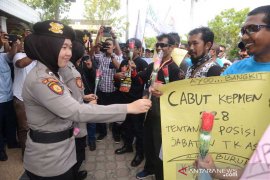Demo buruh berlangsung damai, Pengamat: Demo mahasiswa seharusnya lebih damai lagi
