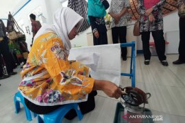SMPLB Krida Mulya Gunung Kidul menggelar peragaan busana batik